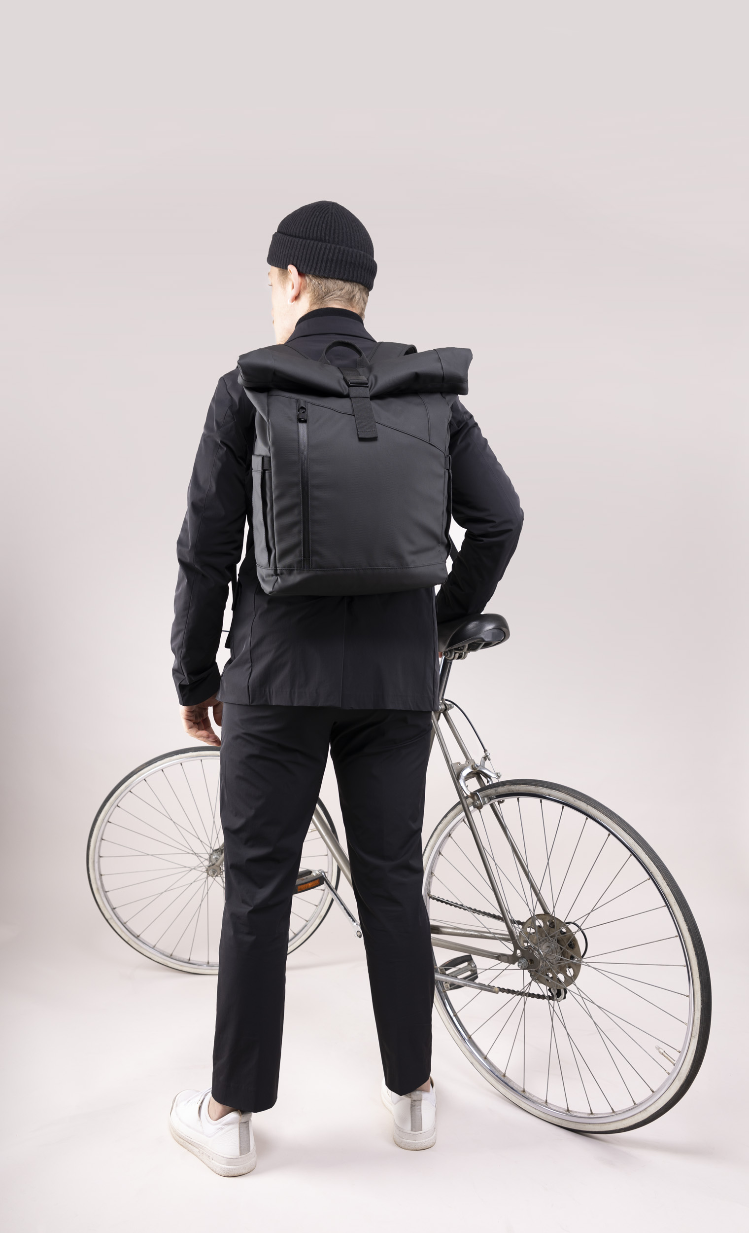 TROIKA Roll Top Rucksack TROIKA BLACK ROLL TOP